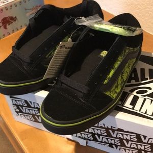 Vans NWT boys 5.5 green and black